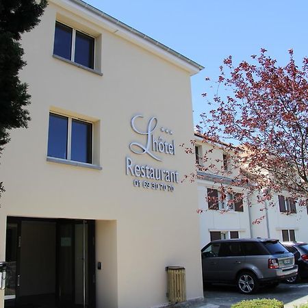 Logis Lhotel Restaurant Antony Verrieres Le Buisson Маси Екстериор снимка