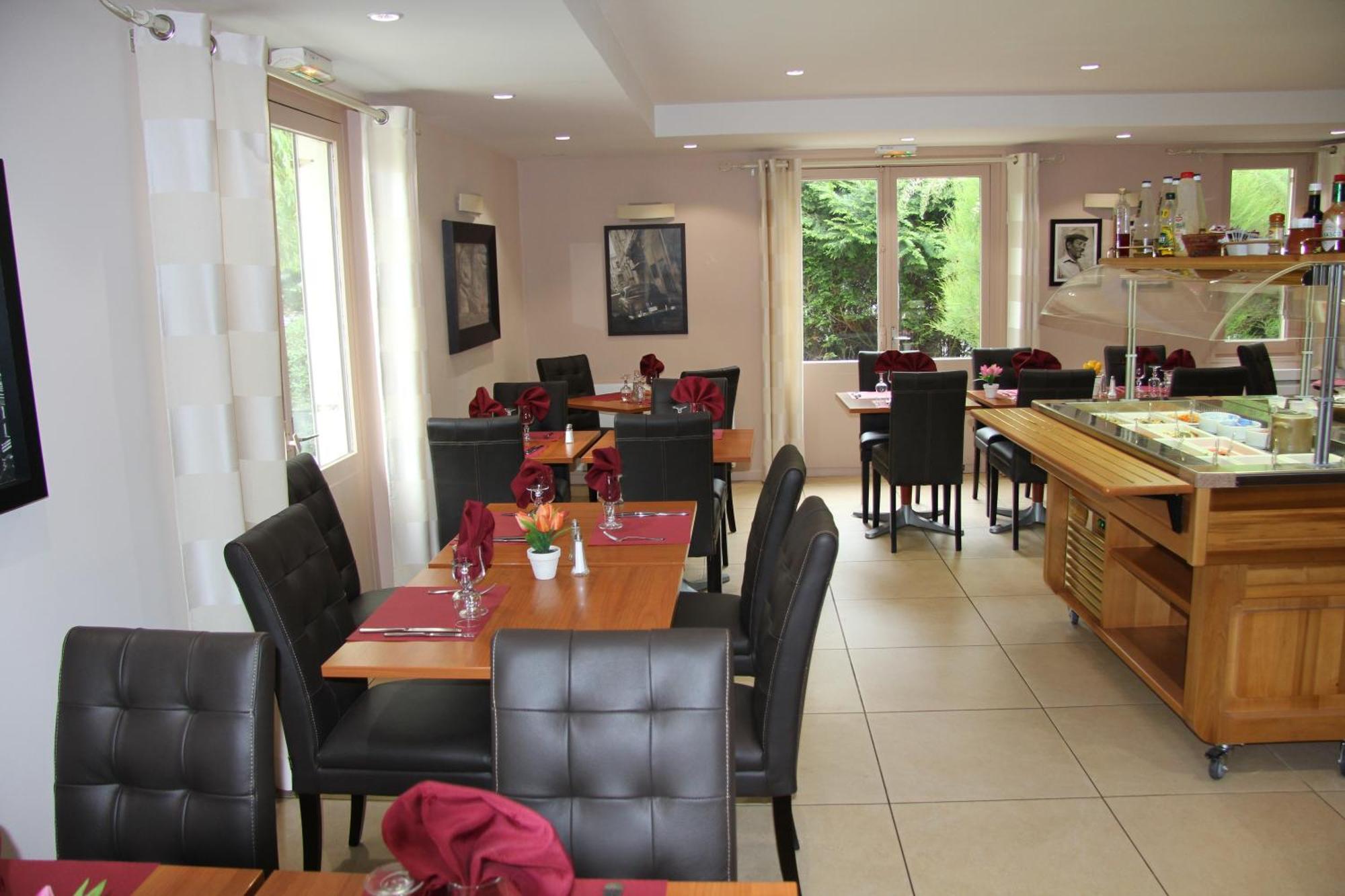 Logis Lhotel Restaurant Antony Verrieres Le Buisson Маси Екстериор снимка