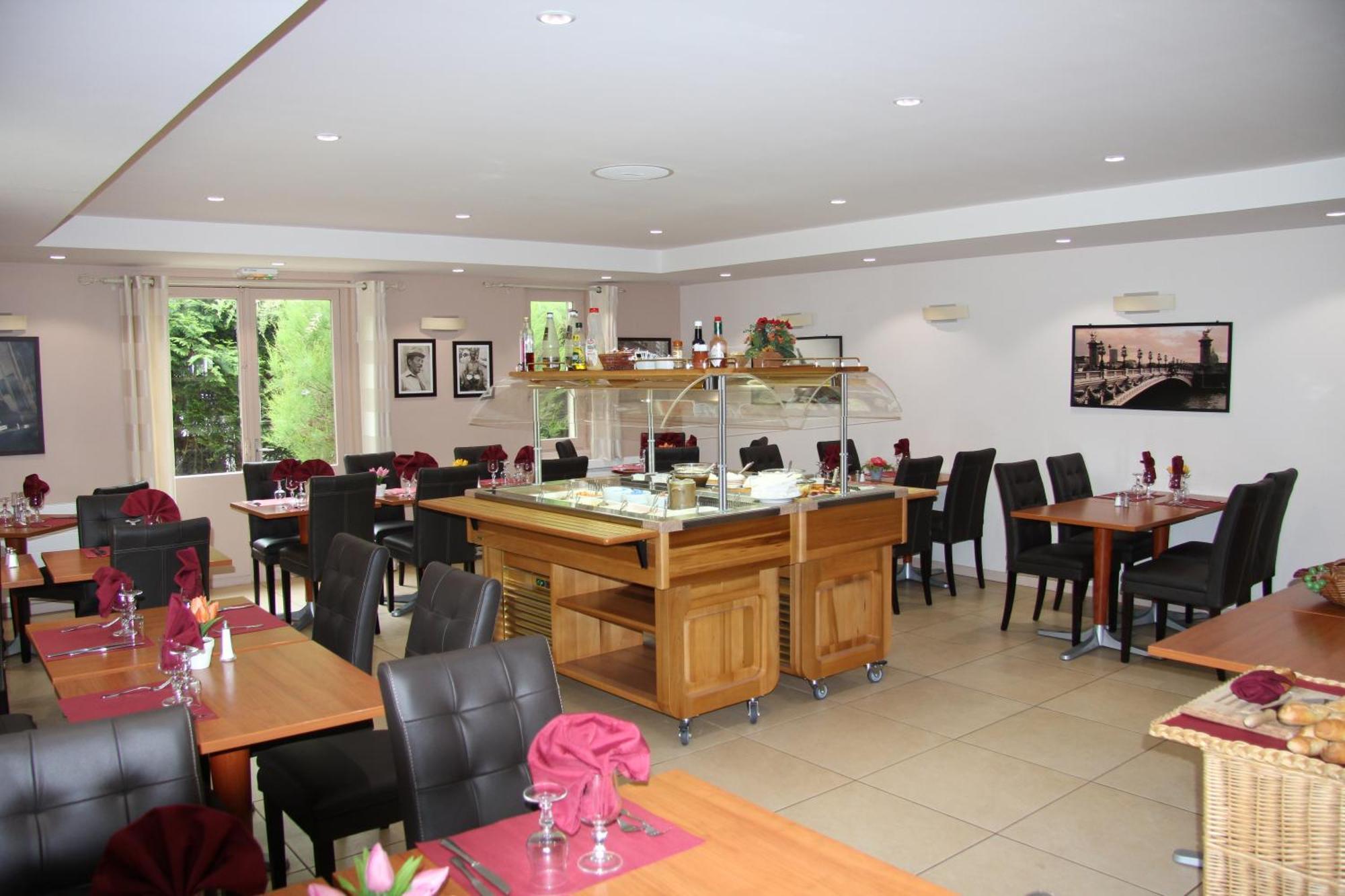 Logis Lhotel Restaurant Antony Verrieres Le Buisson Маси Екстериор снимка