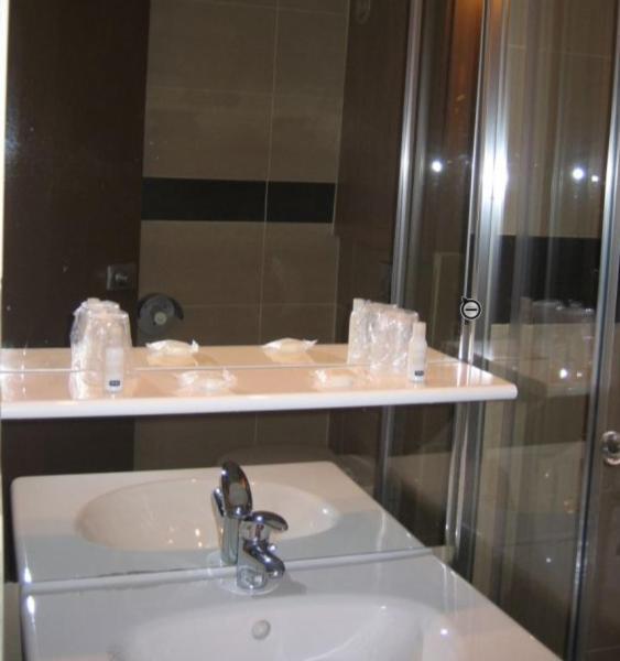 Logis Lhotel Restaurant Antony Verrieres Le Buisson Маси Стая снимка