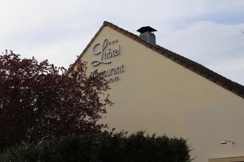 Logis Lhotel Restaurant Antony Verrieres Le Buisson Маси Екстериор снимка